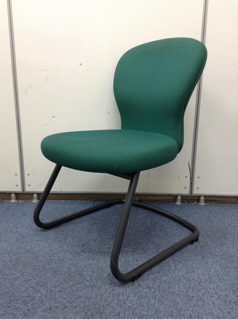 【20脚入荷】クッション性があり快適な座り心地で長時間でも痛くならない！
                        その他シリーズ
                                    中古
            