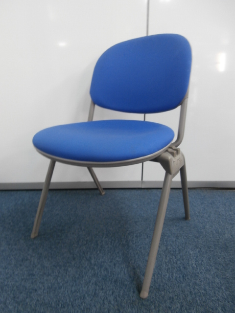 【ふかふかの座り心地スタッキングチェア！！】４脚限定入荷！！
                        トーションライン
                                    中古
            