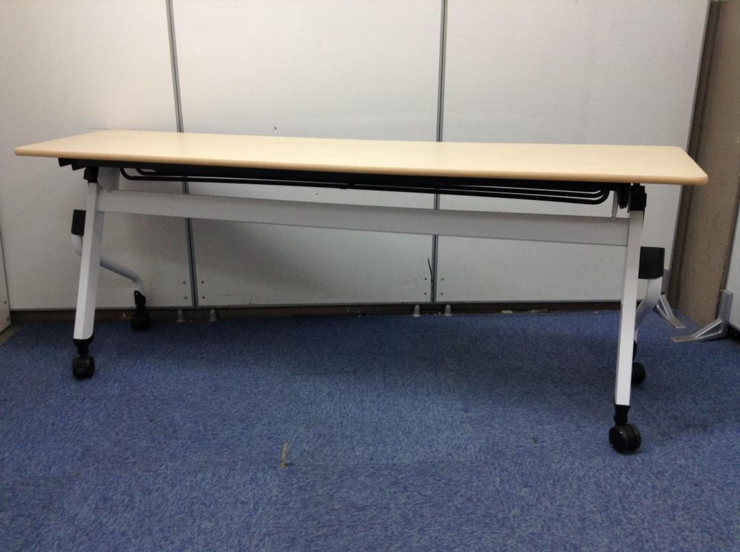 【現品限り】移動も楽々！簡易用の受付台や作業台としてもいかがでしょうか？
                        その他シリーズ
                                    中古
            