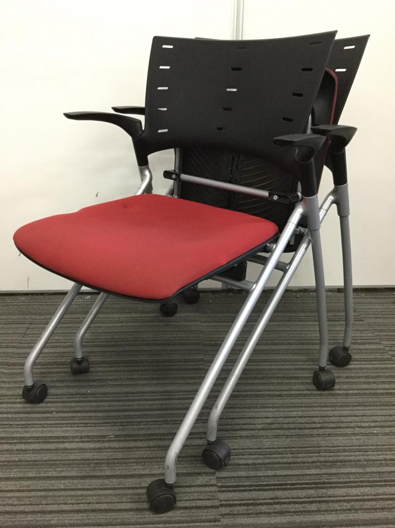 【2脚セット】イトーキ製　マノスチェア｜使い勝手抜群！ネスティングチェア2脚セット！
                        マノス
                                    中古
            