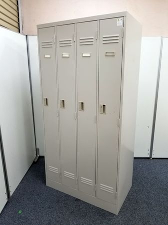 【1台入荷】人気商品　イトーキ製　4人用ロッカー｜定価：68,500円
                        J型
                                    中古
            