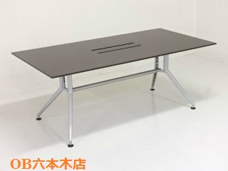 ×【地方倉庫在庫品】木目の天板でワンランク上のスタイリッシュな空間を!!【753】【RA】
                        その他シリーズ
                                    中古
            