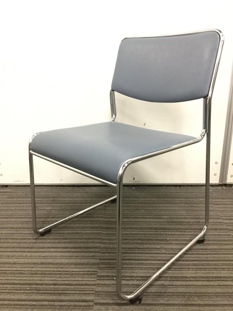 【在庫入替】シンプルなデザインのスタッキングチェア　軽くて持ち運びやすい！
                        不明
                                    中古
            