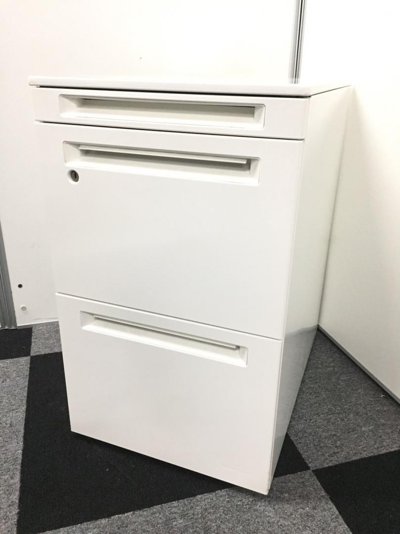 【状態良好 ホワイト】使いやすいA42段の3段キャビネット大量入荷！【フロント把手】オカムラ
                        プロユニット
                                    中古
            