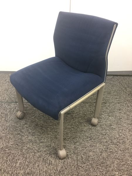 【商品入替のため特価！】オカムラ製　モフモフチェア
                        その他シリーズ
                                    中古
            