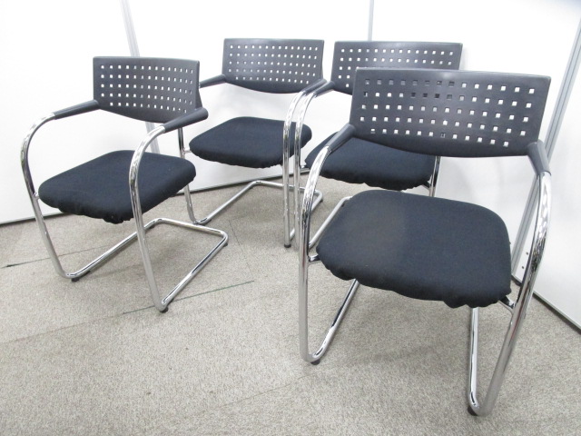 【デザイン性に優れたチェアの4脚セット】ヴィトラ製ビザビチェア【数をそろえるならセット商品】
                        visavis
                                    中古
            