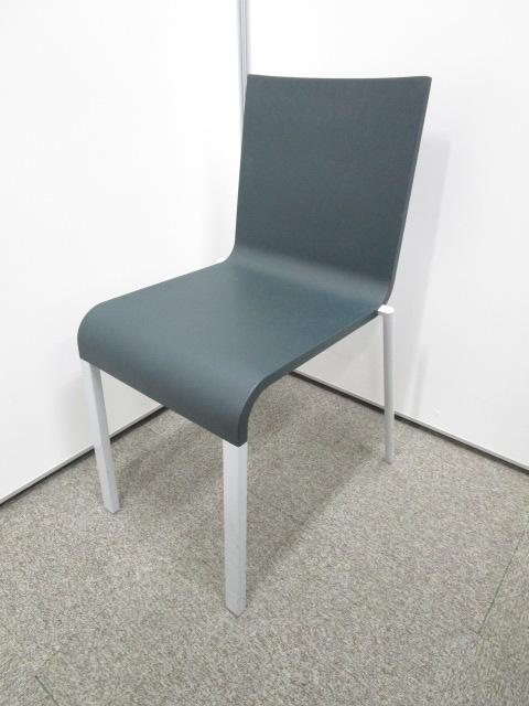 【正規品】【海外有名メーカー】vitra(ヴィトラ)製.03(ゼロスリー) スタッキングチェア【スタック可能】
                        その他シリーズ
                                    中古
            