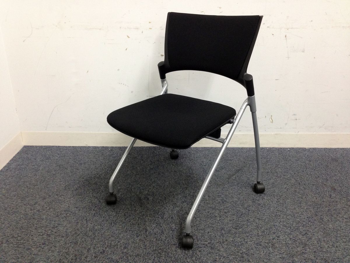 【4脚入荷】新品と見間違うほど状態良好なネスタブルチェア！！　背座シート付の為、ストレスフリーなミーティングを実現！！
                        マノス
                                    中古
            