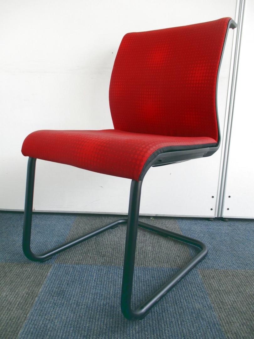 【珍しいタイプ】燃えるような赤柄【情熱を感じさせるカンチレバー式のミーティングチェアです。】【β】
                        シンクチェア
                                    中古
            