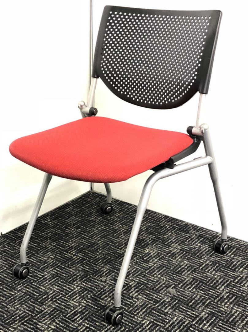 【限定1脚】ネスティングチェア プロスタック キャスター付きなので収納が簡単にできる！【中古オフィス家具】【さいたま市】
                        その他シリーズ
                                    中古
            