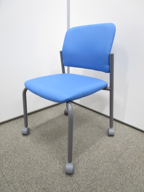 【使い易いシンプルなスタッキングチェア】コクヨ製【ライトブルー】
                        その他シリーズ
                                    中古
            