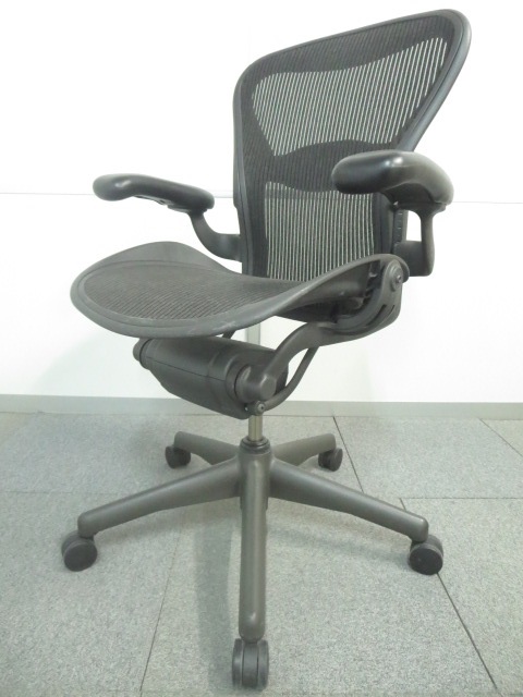 【知る人ぞ知る！ブランド商品！】■ハーマンミラー製　アーロンチェア　ランバーサポート付■Bサイズ　スタンダードタイプ
                        アーロンチェア 
                                    中古
            