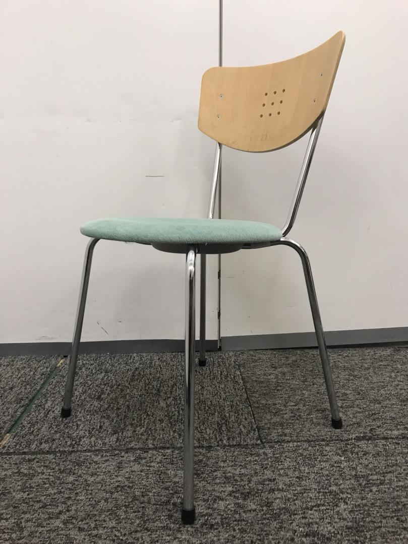 【8脚入荷】コクヨ製　オシャレなチェア！　ミーティングスペースにオススメ！
                        その他シリーズ
                                    中古
            