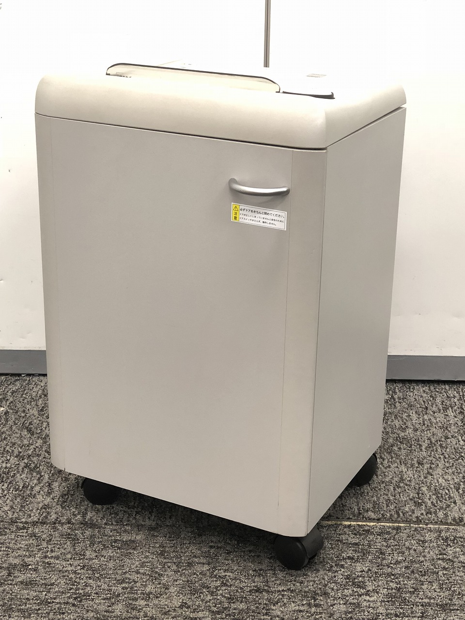 コクヨのシュレッダーが入荷！最大細断枚数は5枚です。【おつとめ品】
                        コクヨ
                                    中古
            