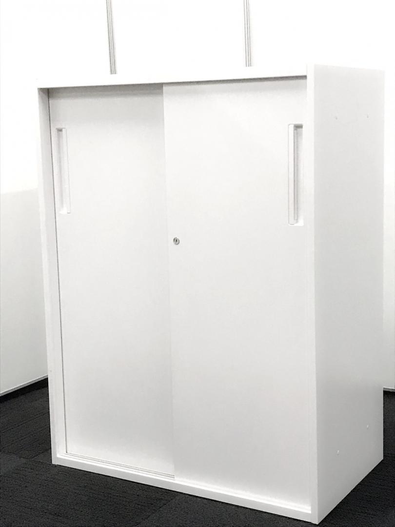 【限定1台！】【新古品◎！明るいホワイト】内田製ＨＳシリーズ｜引き戸書庫（スチール引違書庫）幅800mmのコンパクトサイズ
                        SU-Ⅱ
                                    中古
            