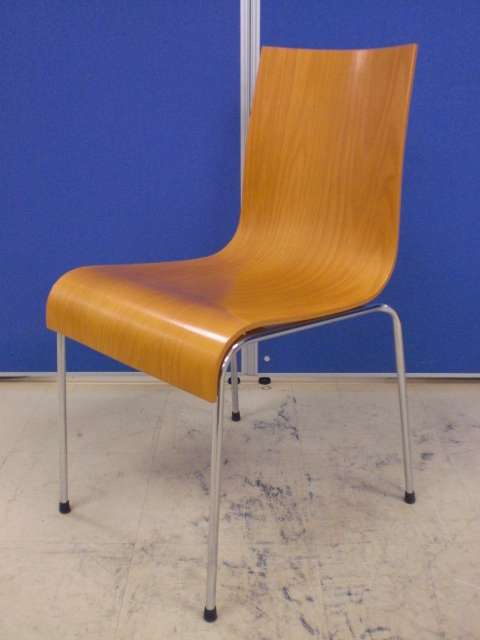 [2脚入荷!!]木製スタッキングチェア!オフィスで自然を感じられます!!
                        その他シリーズ
                                    中古
            