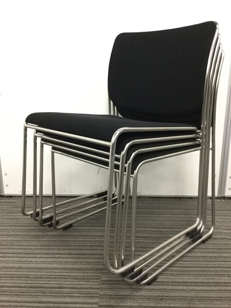 【限定1セットのみ】イトーキ製スタッキングチェアの4脚セット　使いやすいシンプルなデザイン
                        その他シリーズ
                                    中古
            