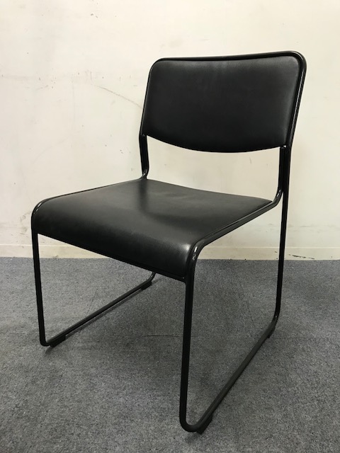 【12脚入荷！】イトーキ製レザースタッキングチェア｜ブラックレザーでおしゃれでかっこいい！
                        その他シリーズ
                                    中古
            
