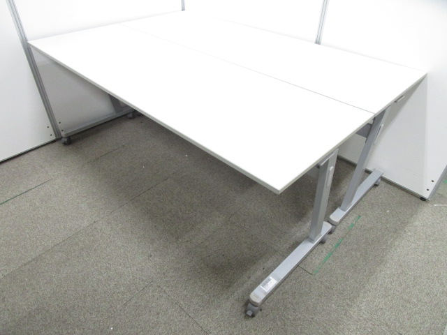 【2台セットでお買い得】ウチダ製サイドスタックテーブル2台セット｜キャスター付き｜スタック(収納)可能【幕板無し】
                        その他シリーズ
                                    中古
            