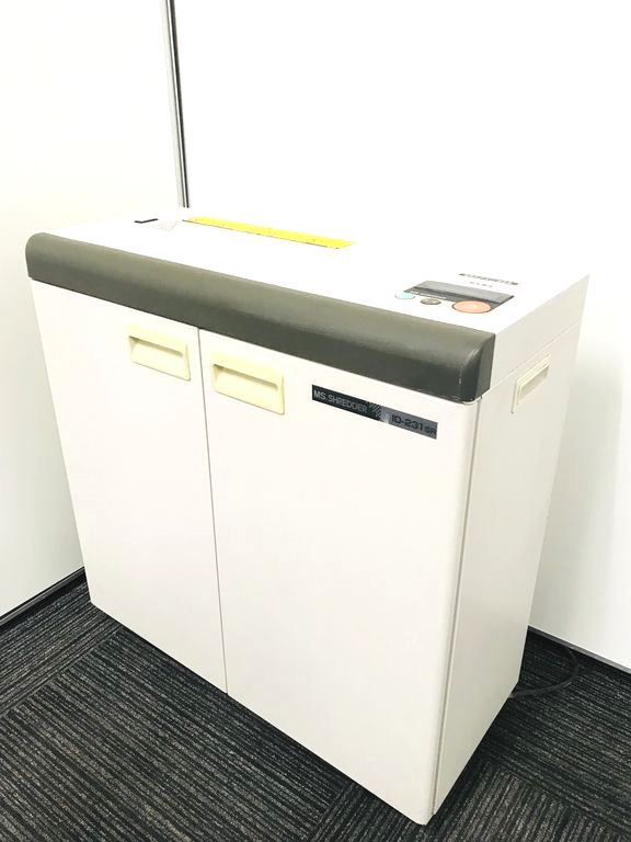 【CDやDVDの裁断も可能な優れもの】1度に15～25枚裁断したい方にオススメ！
                        ID231SRM
                                    中古
            