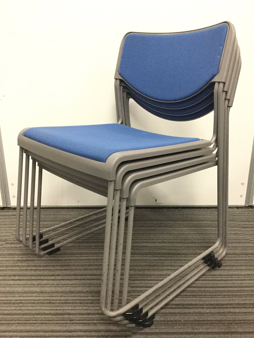 【限定1セット】イトーキ製スタッキングチェア　4脚セット価格でご提供！
                        その他シリーズ
                                    中古
            