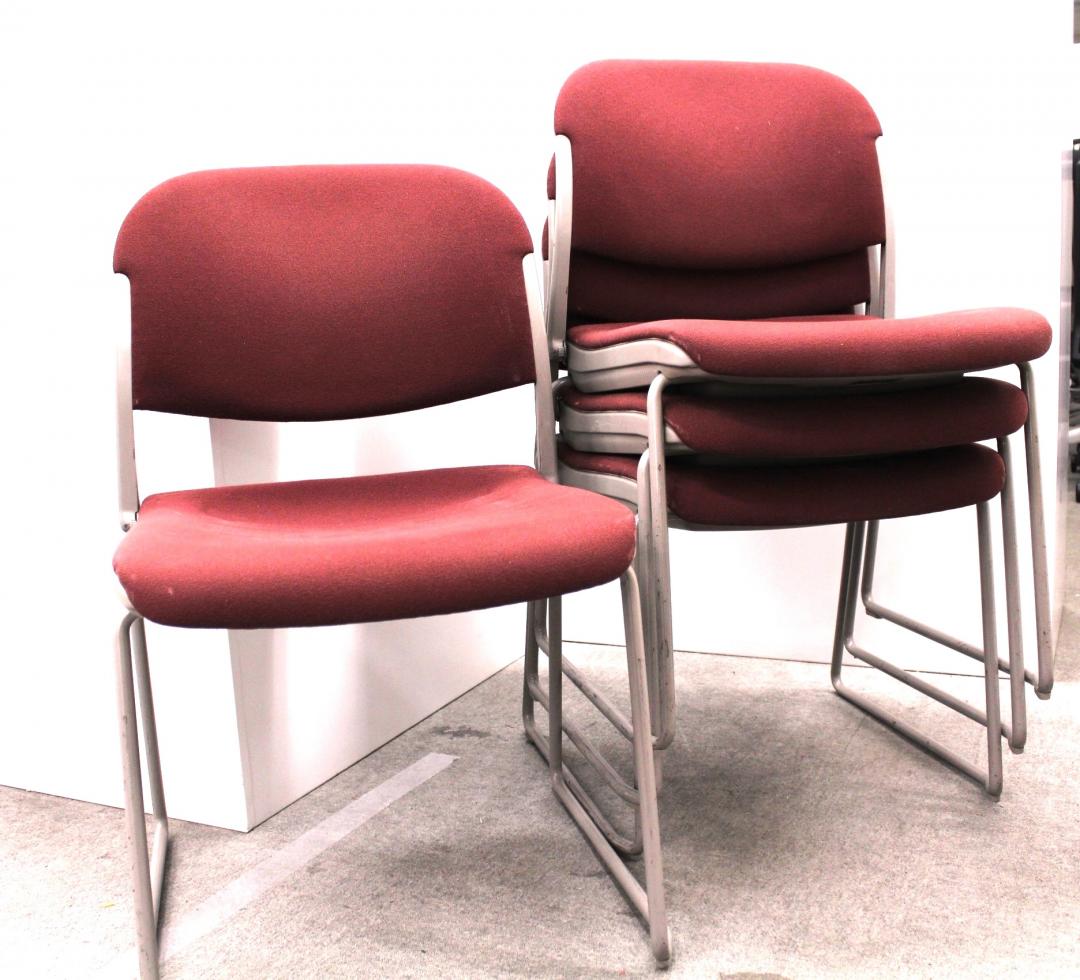 【安い！】セットでお得です。今回はローズ色と落ち着いた感じのチェアです！
                        ピレッティコレクション
                                    中古
            