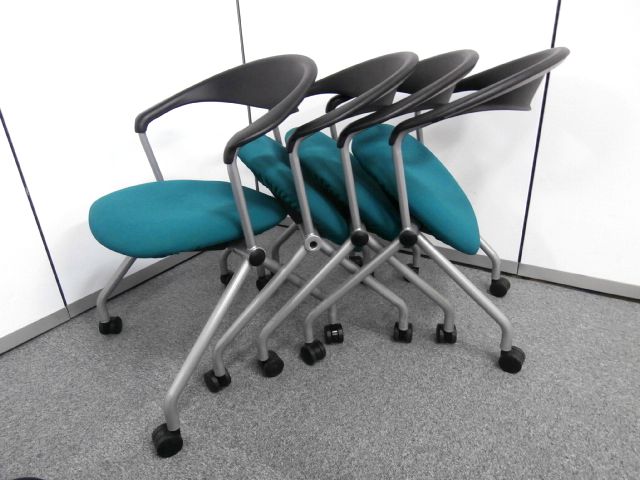 【４脚セット！座面ふかふかネスティングチェア！】７セット限定
                        その他シリーズ
                                    中古
            