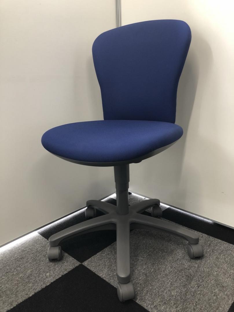 【定番チェア12脚入荷】爽やかでどんな場面にも馴染む！
                        レグノ2
                                    中古
            