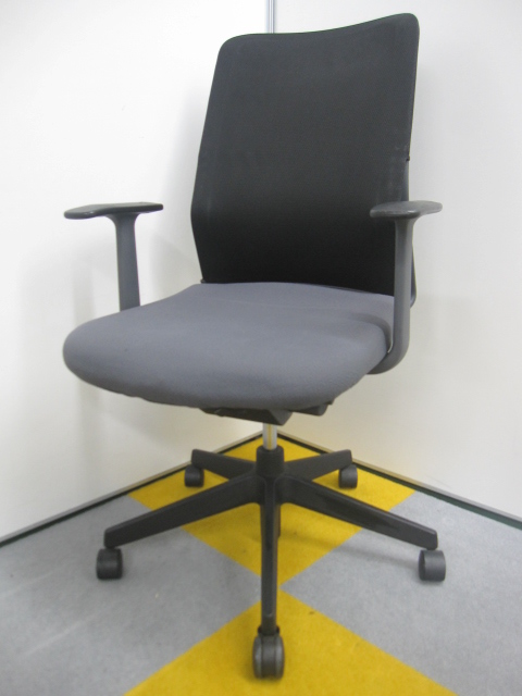 【おつとめ品】【全体的に中古感が出ているためお安くご提供いたします！】オフィスチェア
                        アガタS
                                    中古
            