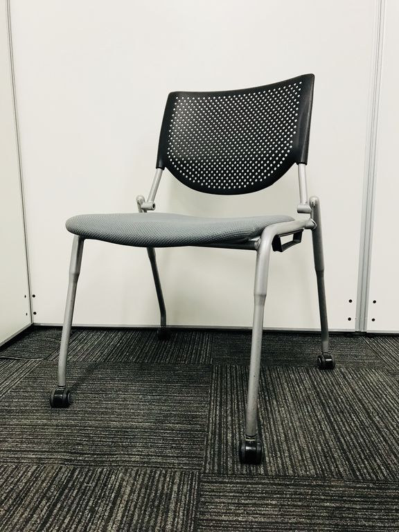 【積み重ね可能、キャスター付の優れもの】動かすシーンでの活用に最適です！
                        プロスタック
                                    中古
            