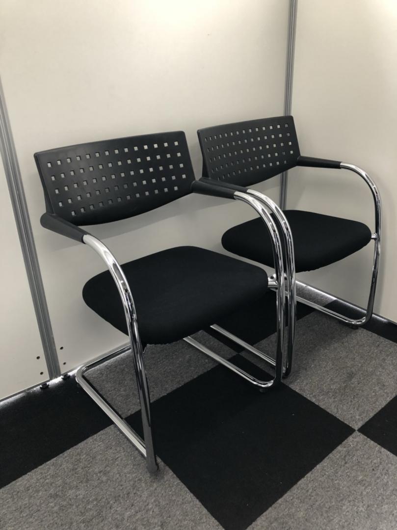 【2脚セット】8脚まで揃います！ミーティングスペースをオシャレに！
                        visavis
                                    中古
            