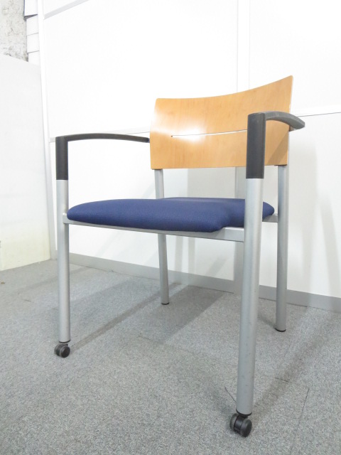 【お値下げ品！】■上質なデザイン！【aluform Ⅲ】■オカムラ製　ミーティングチェア
                        アルフォルムⅢ
                                    中古
            