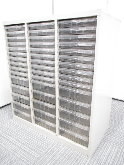 【整理収納に便利です！】■クリスタルトレイキャビネット■天板付き　■3列15段
                        その他シリーズ
                                    中古
            