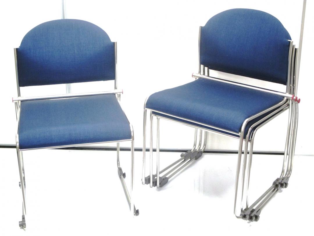 【４脚セット】インディゴブルーがカジュアル■素材に自信あり！■洗練された会議スペースに！■日本橋店おすすめ
                        スタックチェア
                                    中古
            