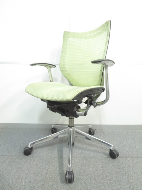 ■オカムラ　バロンチェア　■ピスタチオグリーン【背座メッシュ】 ■デザインアーム　ポリッシュフレーム 　
                        バロン
                                    中古
            