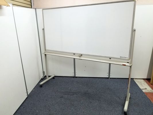 【オフィス・会議室の必需品】ホワイトボード　両面　無地　幅1800㎜
                        その他
                                    中古
            
