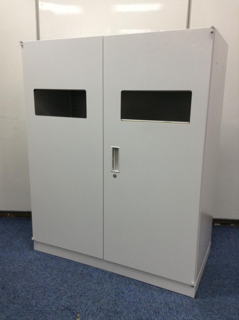 【使用用途様々】清潔感のあるゴミ箱!物置としても!【使い方によってはコスパ◎】
                        江戸崎共栄
                                    中古
            