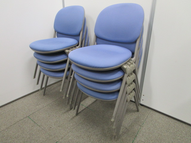 【纏めて8脚揃います!!】【厚めのクッションで座り心地◎】オカムラ製スタッキングチェア【キャスター無タイプ】
                        トーションライン
                                    中古
            