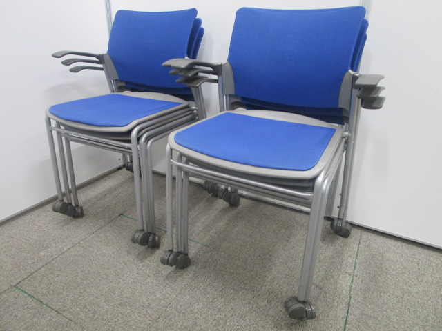 【纏め買いがオススメ!!】【珍しい肘付きで長時間会議もばっちり!!】岡村製作所製　フォルマ(forma)【一番人気のブルー×ブルー】 
                        フォルマ
                                    中古
            