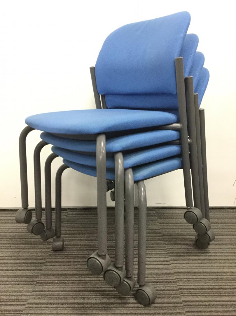 【限定2セット】コクヨ製　お手軽キャスター付きスタッキングチェアセット
                        １００シリーズ
                                    中古
            