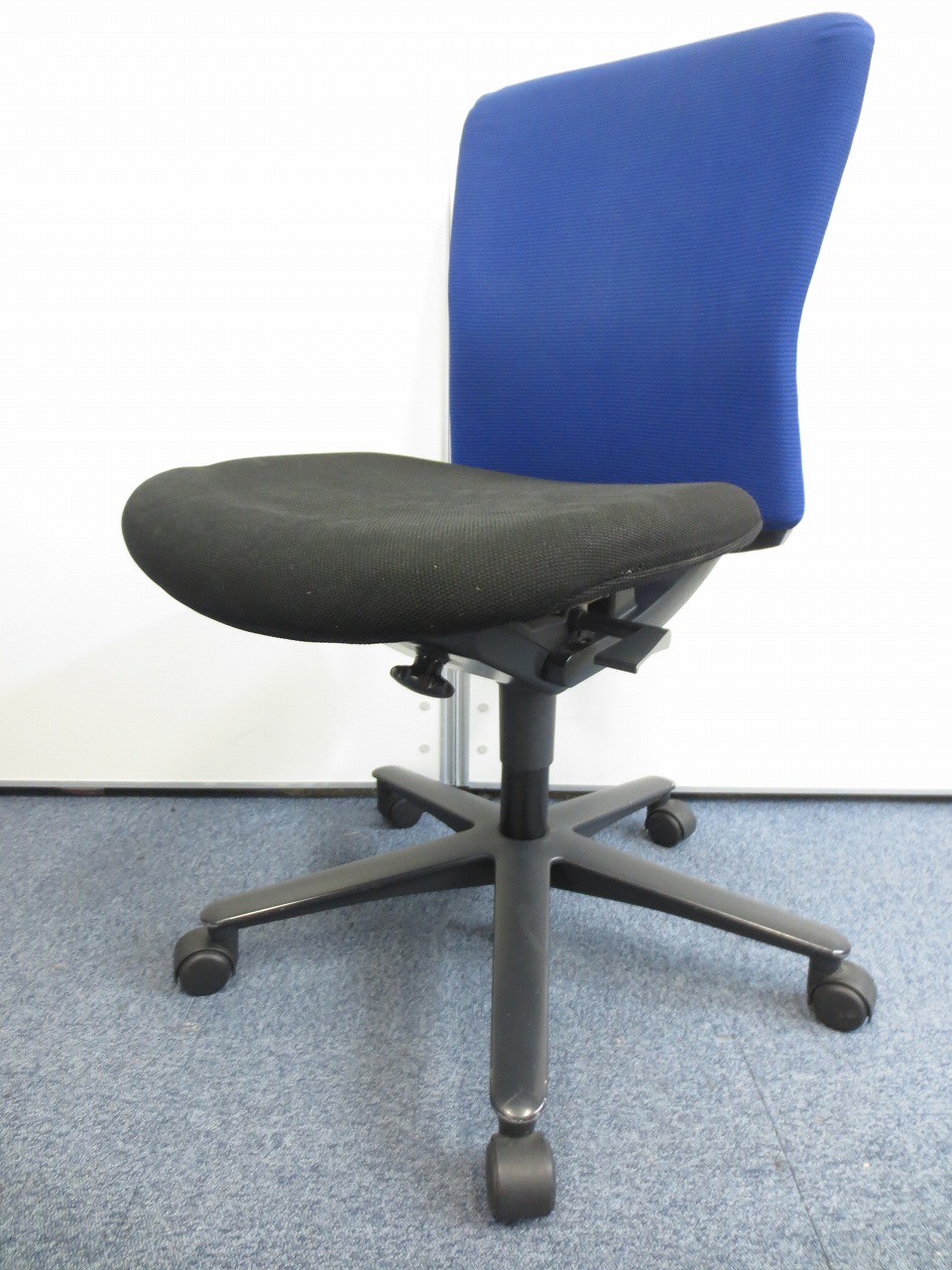 【ロット入荷！】内田洋行性ルディオチェア！深いブルーが人気のOAチェア！
                        ルディオ
                                    中古
            