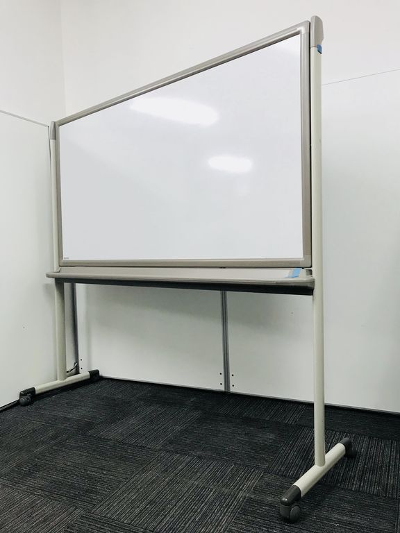 【あのオカムラ製ホーローホワイトボードが激安！】字を書いたり消したりを繰り返しても文字の跡が残りにくい！
                        不明
                                    新古品
            