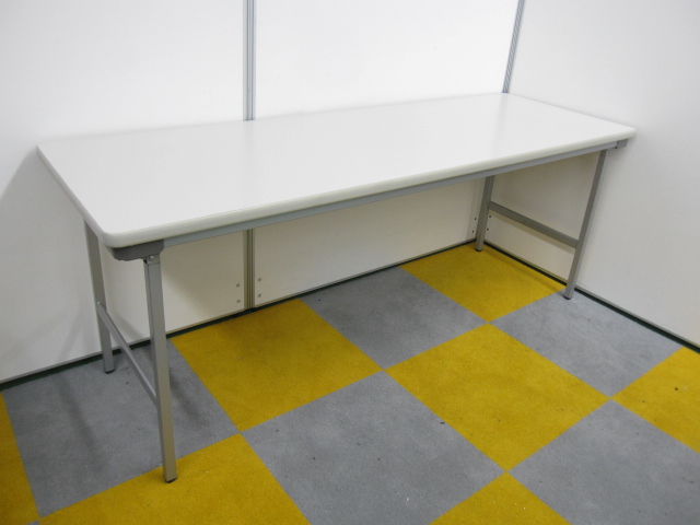 【5台入荷！】【イベント、会議室等に便利！】折りたたみテーブル　折り畳みテーブル
                        その他シリーズ
                                    中古
            