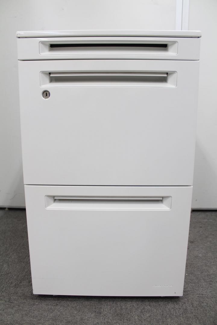 【綺麗なホワイト色!!】アドバンスの3段ワゴンを限定入荷しました!!【フリーアドレスデスク用】
                        アドバンス
                                    中古
            