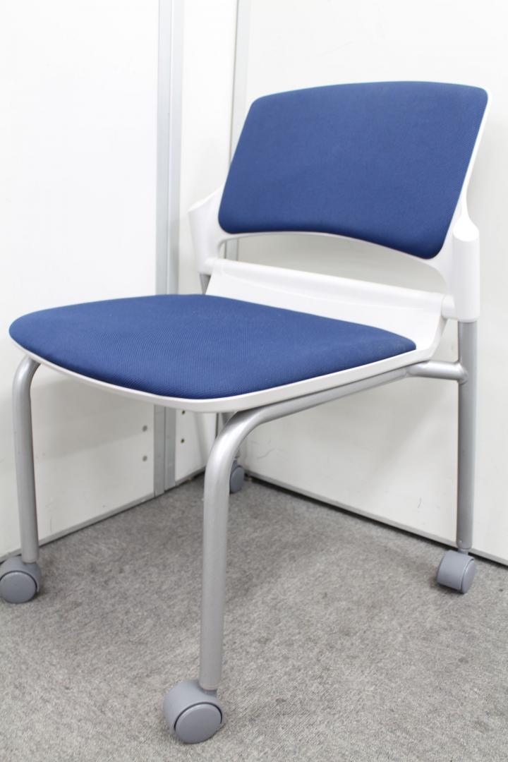 【ウチダ製】スタッキングのテーブルが入荷です！ブルーのチェアに白のラインがなんともかっこいい！！
                        その他シリーズ
                                    中古
            