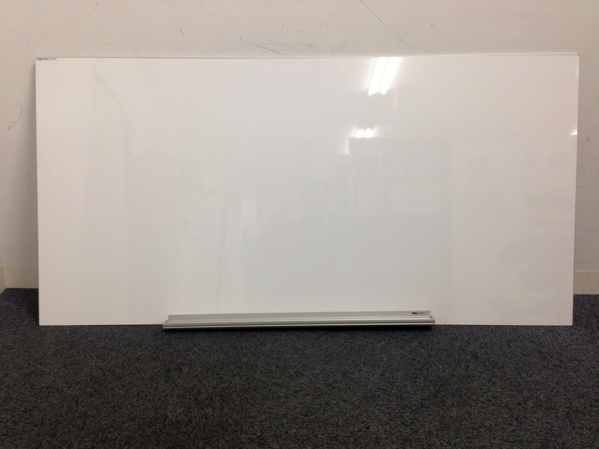 【1枚入荷】ホーロー仕上げ　スタイリッシュな空間にマッチする、フレームレス構造！！
                        メタルライン
                                    中古
            