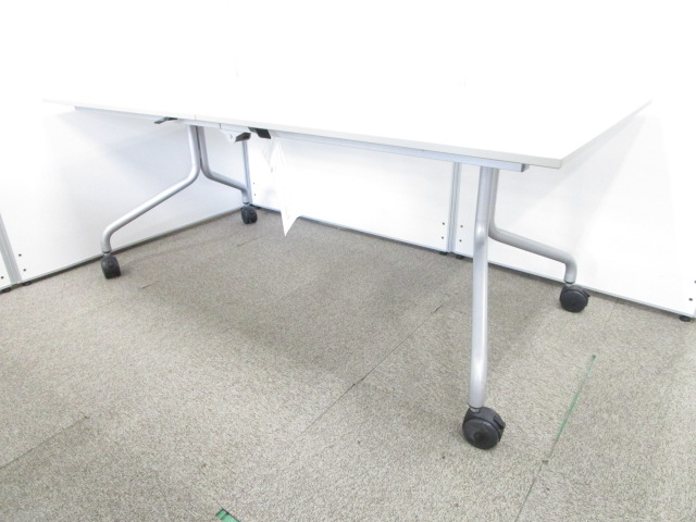 【激レア商品入荷！】内田洋行製スタックテーブル【中折れタイプ】
                        その他シリーズ
                                    中古
            