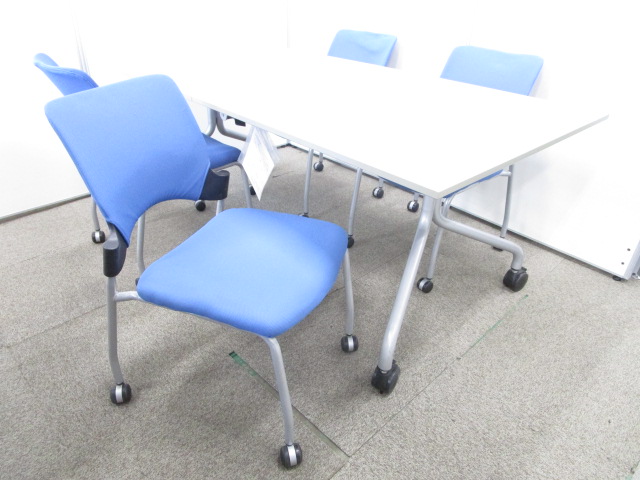 【激レアスタックテーブルの会議セット】中折れスタックテーブルとスタッキングチェア【チェアはクッションがフカフカ】
                        その他シリーズ
                                    中古
            