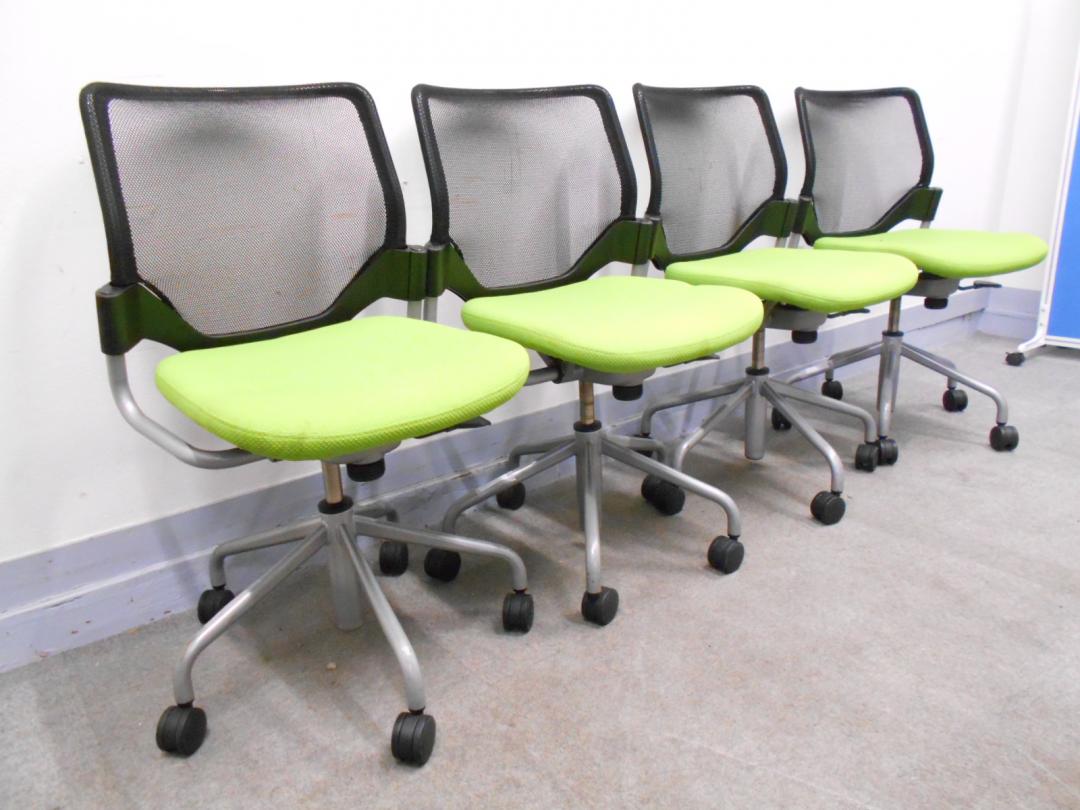 【KS】[セットで御買い得！][明るいミーティングルームを作りましょう！]長時間の会議でも疲れにくい！優れたクッション性のミーティングチェア！
                        エアリ
                                    中古
            