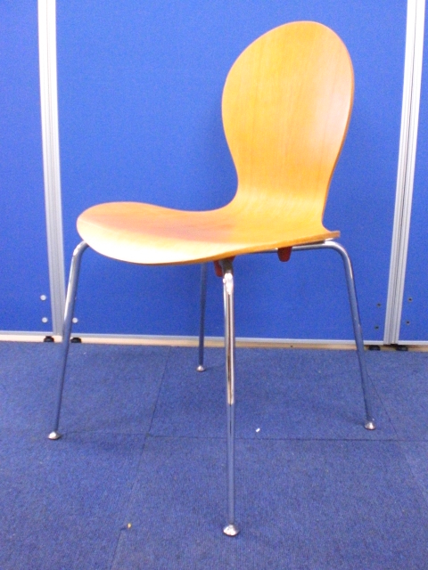 [1脚限定!!]スタッキングチェア ナチュラル(木目)■食堂や休憩室のチェアとして如何でしょうか!?1脚限定の為、特別価格にてご案内させて頂きます!![フードコートチェア] 【B】
                        その他シリーズ
                                    中古
            